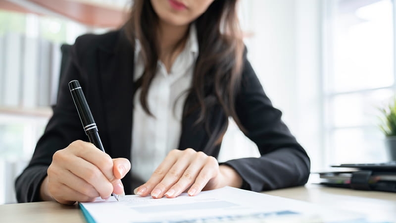 Wanneer kan ik een vast contract verwachten? | Intermediair
